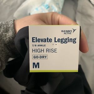 New with tags. Old Navy Elevate leggings. Black with side pockets
